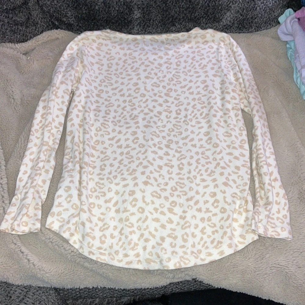 🎉4 for $20 Old Navy Super Soft Long Sleeve Crewneck, Girls Large (10/12) Plus